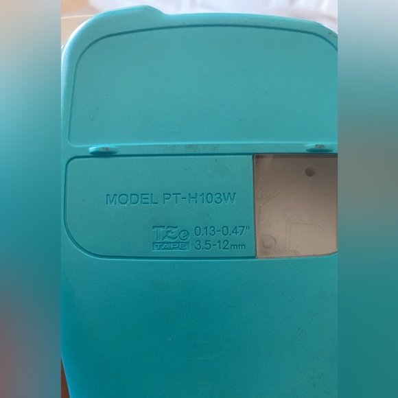 Brother P-Touch PT-H103W Handheld Label Printer No Ribbon - Picture 6 of 7